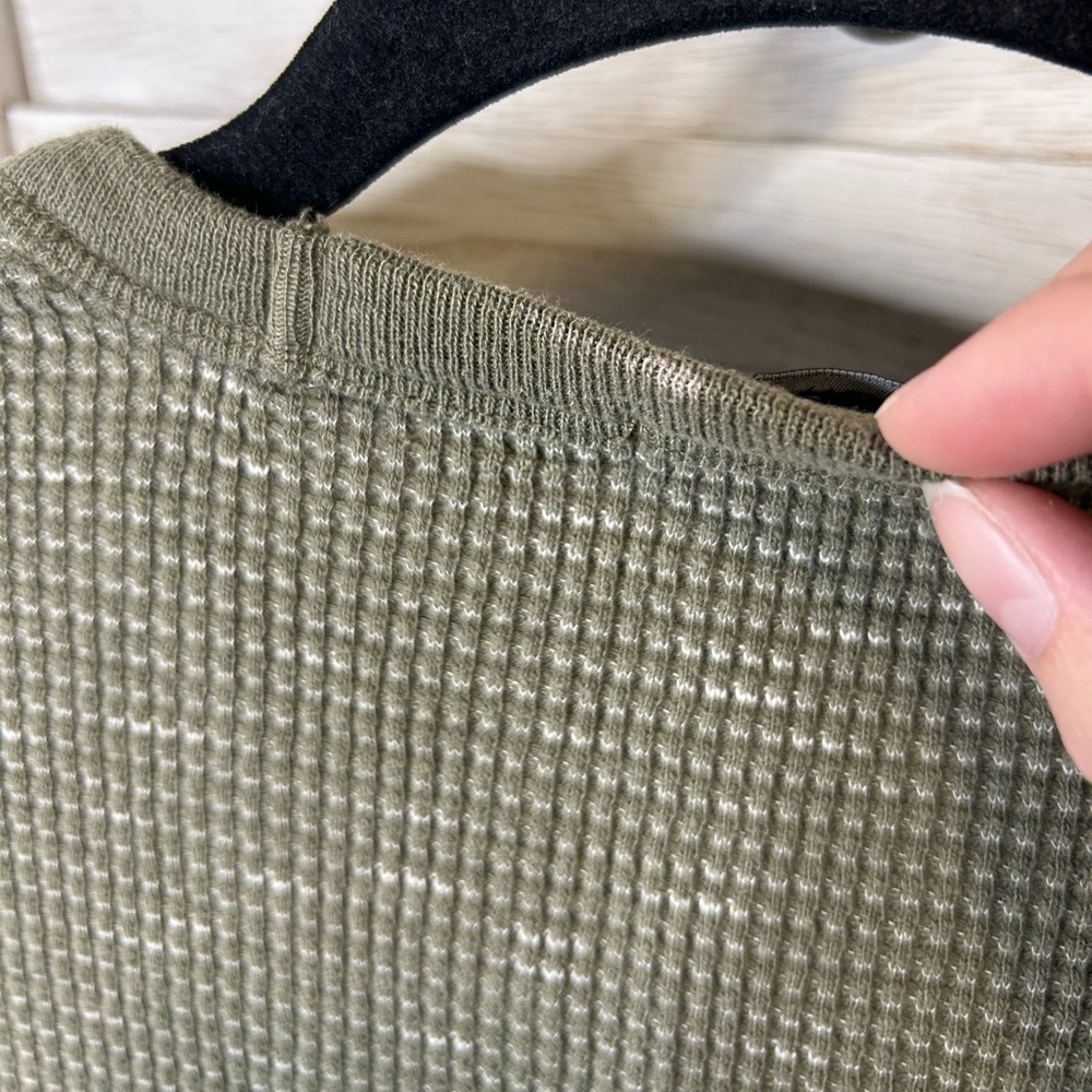 Gap Men’s Olive Green and Speckled White Cotton Waffle Long Sleeve Shirt Small - Picture 8 of 8